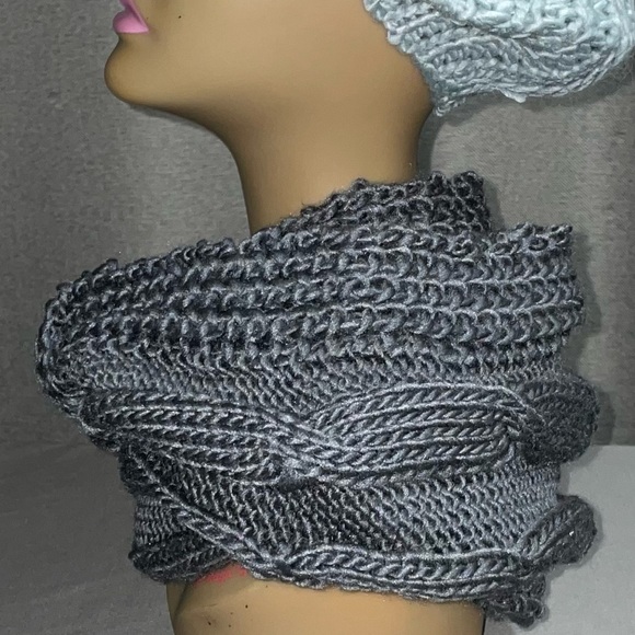 Grey Chunky Scarf - Picture 2 of 6